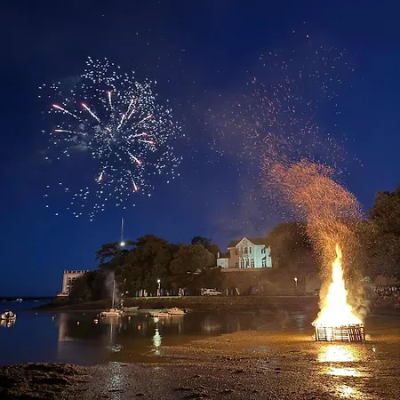 Au Coeur Du Vieux Port De Daire *
